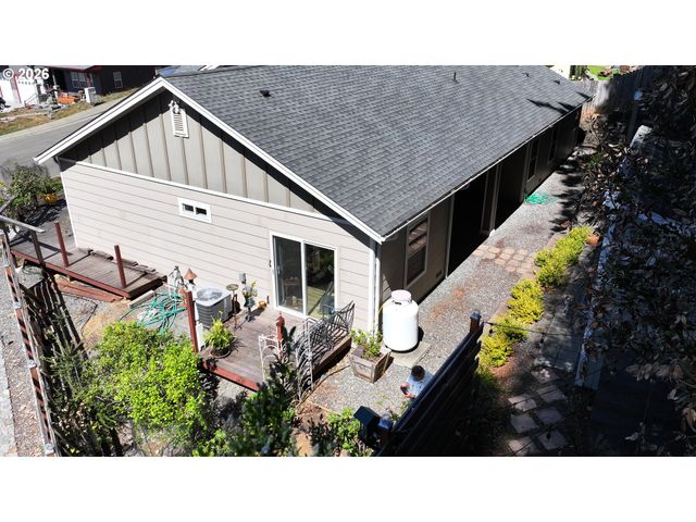 7200 VISTA RIDGE Dr, Brookings, OR 97415