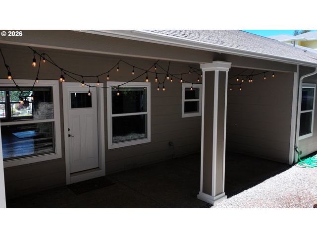 7200 VISTA RIDGE Dr, Brookings, OR 97415