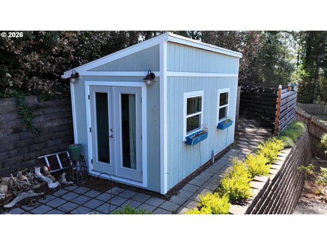 7200 VISTA RIDGE Dr, Brookings, OR 97415