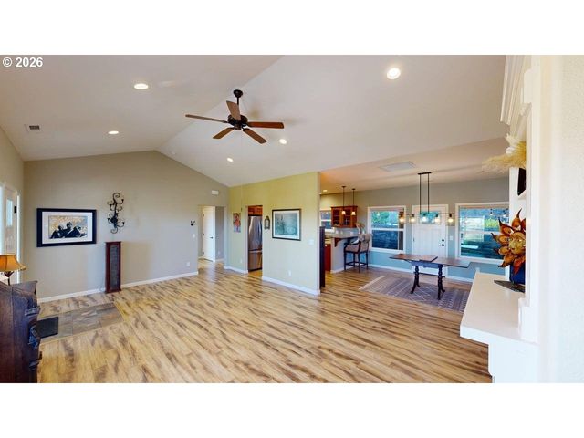 7200 VISTA RIDGE Dr, Brookings, OR 97415