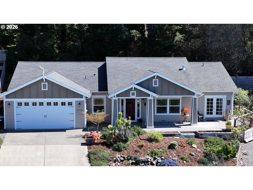 7200 VISTA RIDGE Dr, Brookings, OR 97415