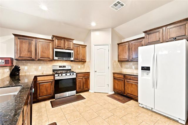 19501 Vista Avenue, Edmond, OK 73012