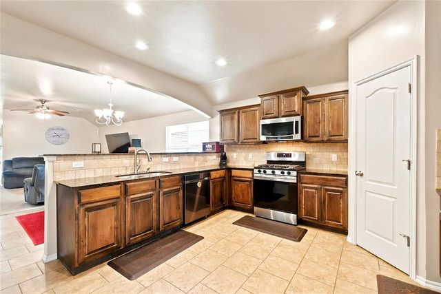 19501 Vista Avenue, Edmond, OK 73012