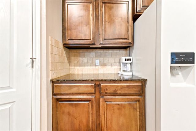 19501 Vista Avenue, Edmond, OK 73012