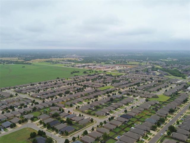 19501 Vista Avenue, Edmond, OK 73012