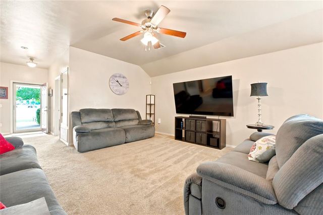 19501 Vista Avenue, Edmond, OK 73012