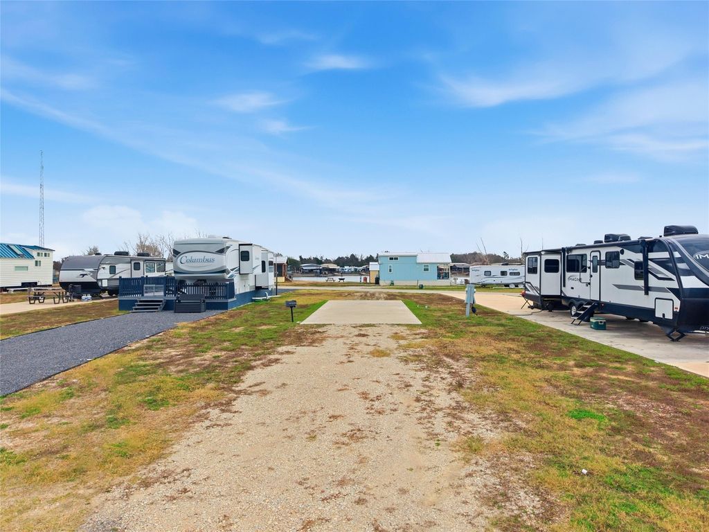 6384 Peninsula Road, Kerens, TX 75144