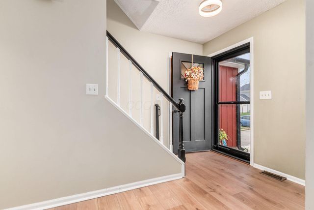 5570 Oldwynne Road, Hilliard, OH 43026