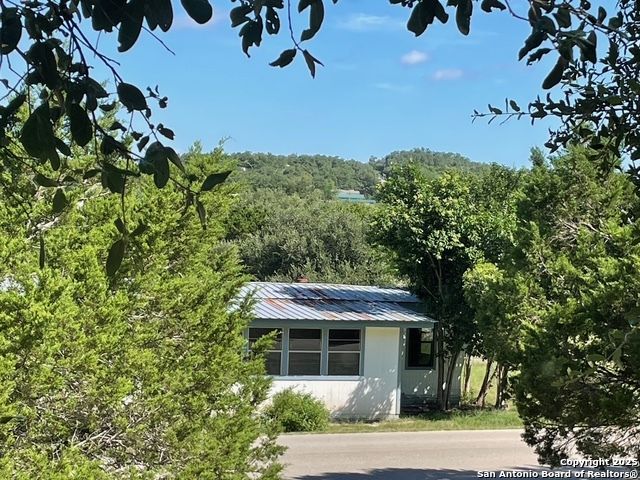 1045 Sequoia, Canyon Lake, TX 78133