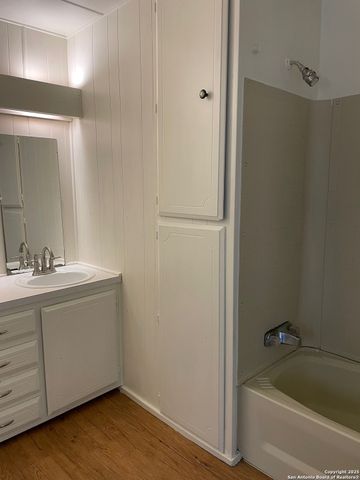 1045 Sequoia, Canyon Lake, TX 78133