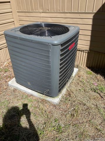 1045 Sequoia, Canyon Lake, TX 78133