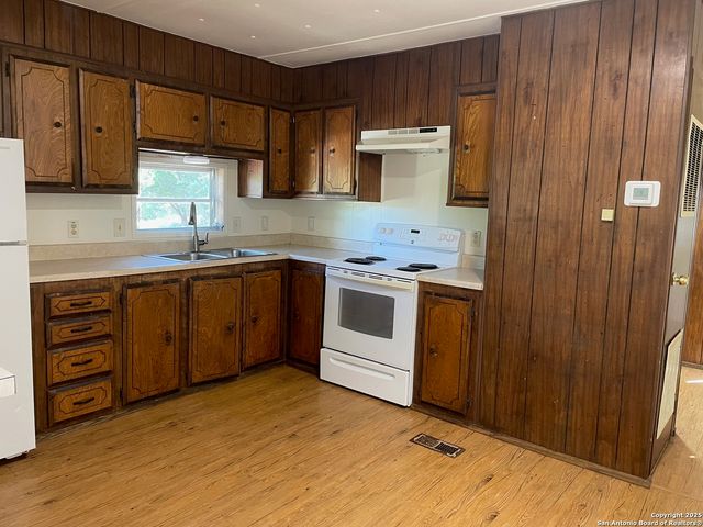 1045 Sequoia, Canyon Lake, TX 78133