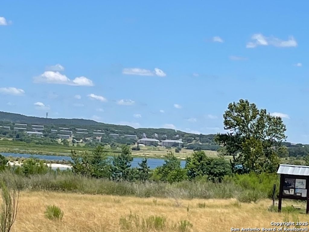 1045 Sequoia, Canyon Lake, TX 78133