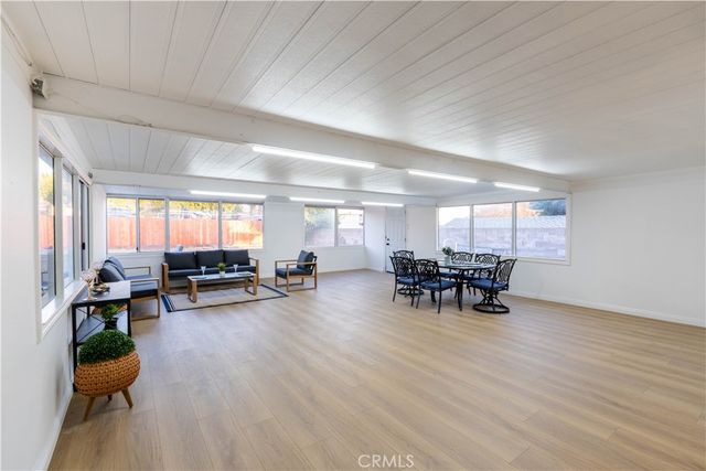 5245 N Mountain View, San Bernardino, CA 92407