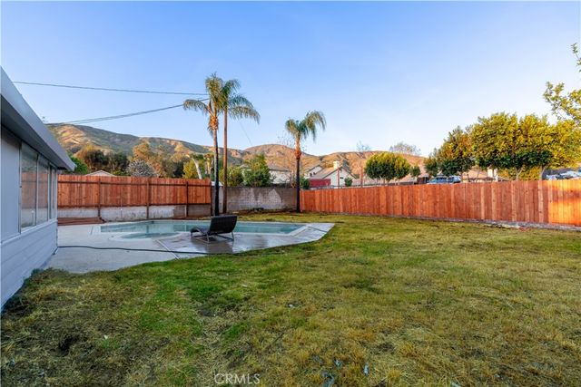 5245 N Mountain View, San Bernardino, CA 92407