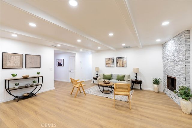 5245 N Mountain View, San Bernardino, CA 92407