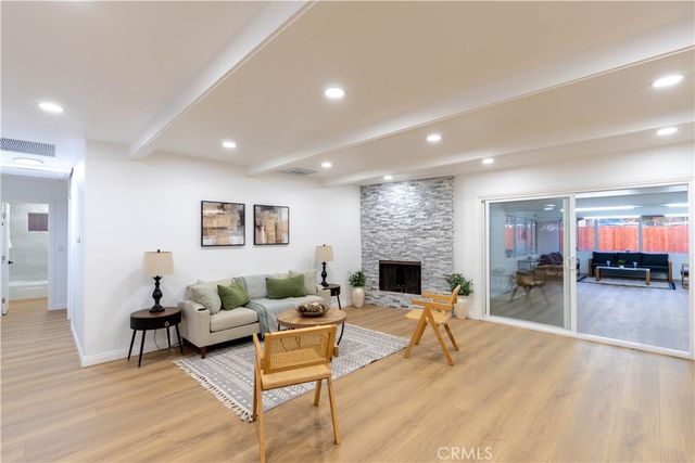 5245 N Mountain View, San Bernardino, CA 92407