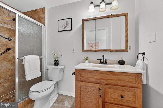 5202 DRAKE TER, Rockville, MD 20853