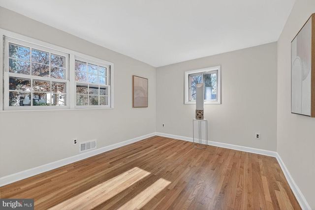 5202 DRAKE TER, Rockville, MD 20853