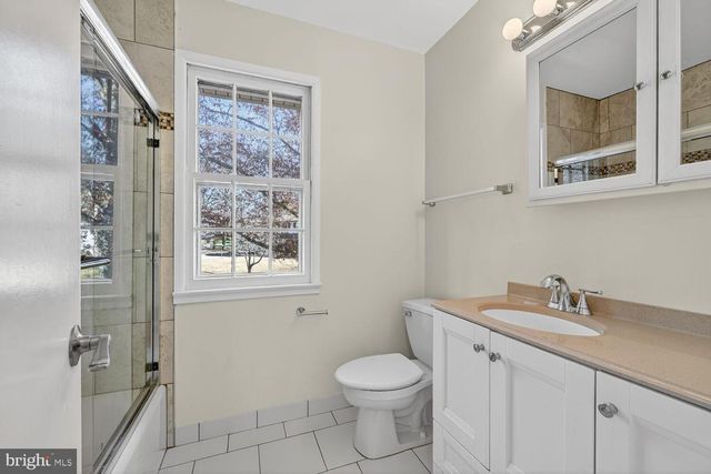 5202 DRAKE TER, Rockville, MD 20853