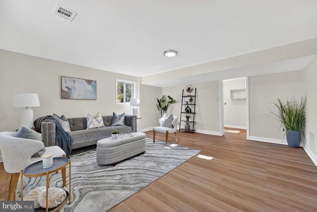 5202 DRAKE TER, Rockville, MD 20853