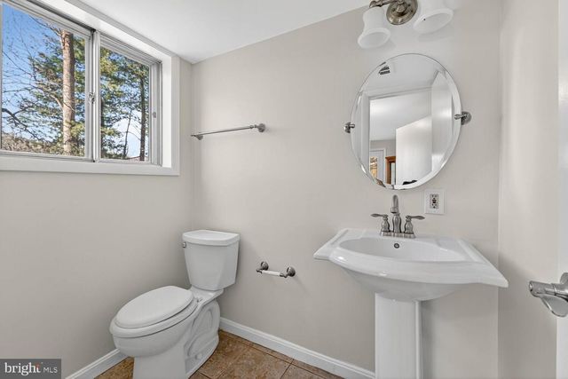 5202 DRAKE TER, Rockville, MD 20853