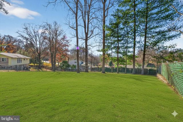 5202 DRAKE TER, Rockville, MD 20853