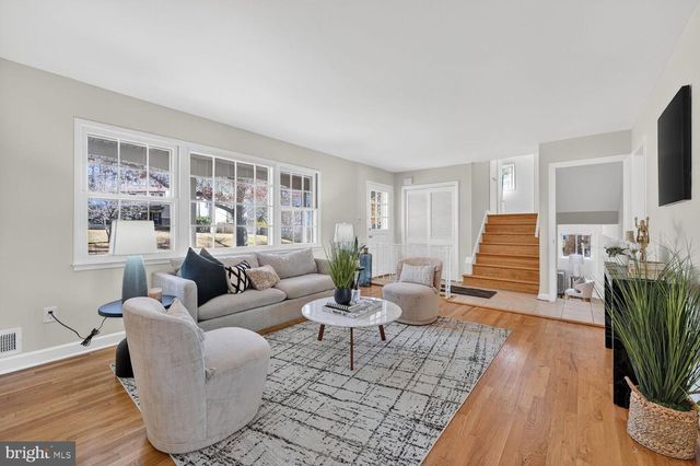 5202 DRAKE TER, Rockville, MD 20853