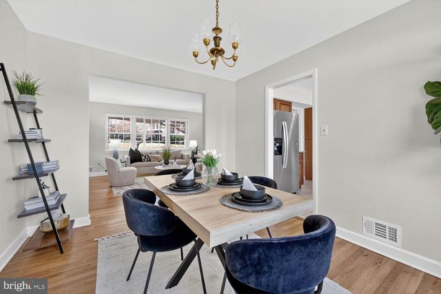 5202 DRAKE TER, Rockville, MD 20853