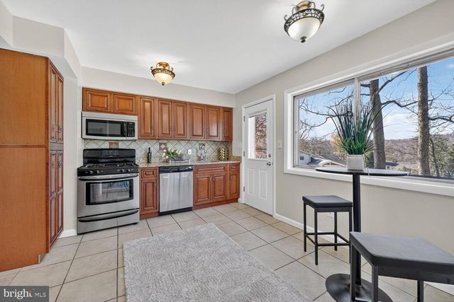 5202 DRAKE TER, Rockville, MD 20853