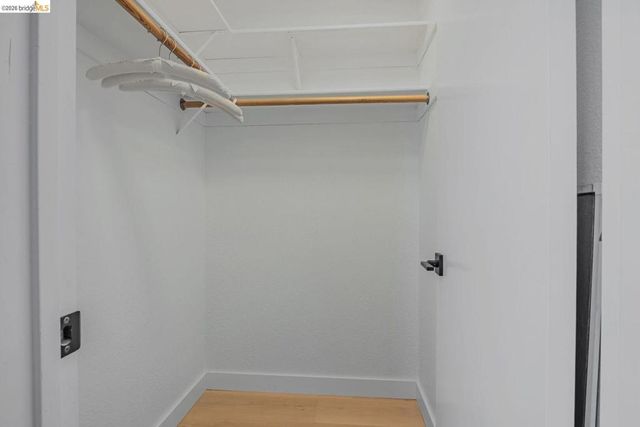 16 Town Sq PL, Oakland, CA 94603