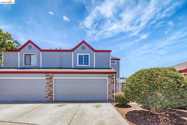 16 Town Sq PL, Oakland, CA 94603