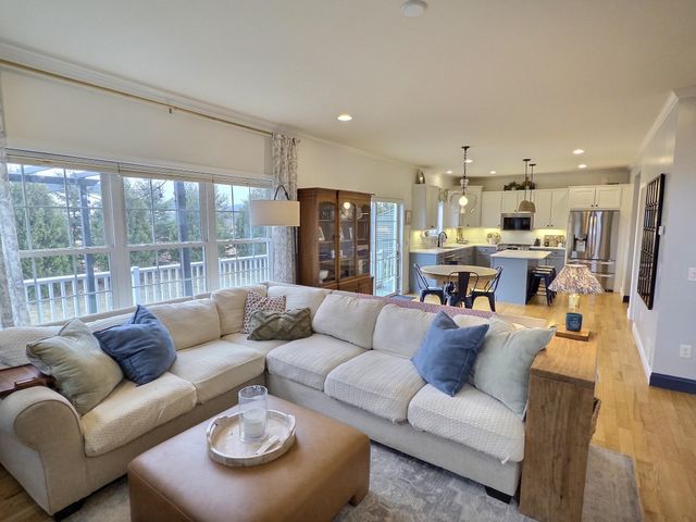 159 Sommerfield Avenue, South Burlington, VT 05403