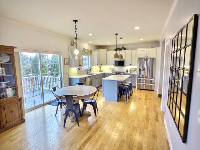 159 Sommerfield Avenue, South Burlington, VT 05403