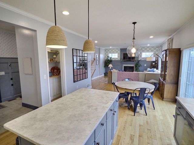 159 Sommerfield Avenue, South Burlington, VT 05403