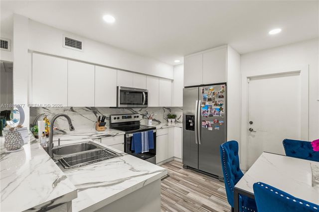 17365 SW 95th Avenue 17365, Palmetto Bay, FL 33157