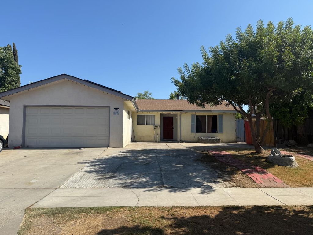 1625 E Warner Avenue, Fresno, CA 93710