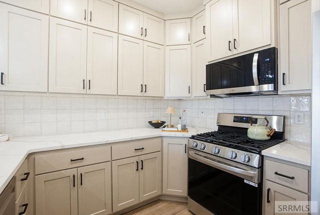 4929 N Beach Dr, Idaho Falls, ID 83401