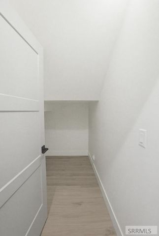 4929 N Beach Dr, Idaho Falls, ID 83401