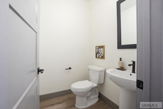 4929 N Beach Dr, Idaho Falls, ID 83401