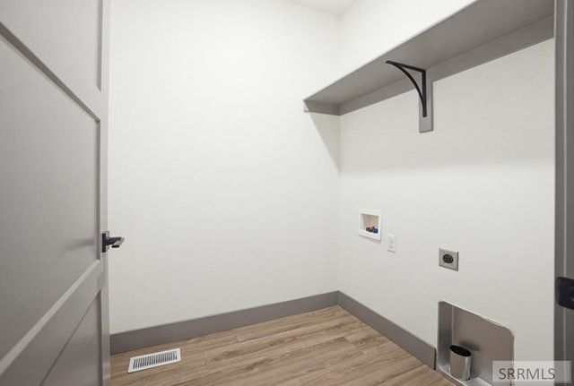 4929 N Beach Dr, Idaho Falls, ID 83401