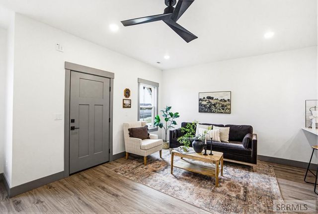 4929 N Beach Dr, Idaho Falls, ID 83401