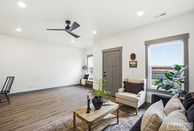 4929 N Beach Dr, Idaho Falls, ID 83401