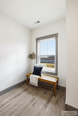 4929 N Beach Dr, Idaho Falls, ID 83401