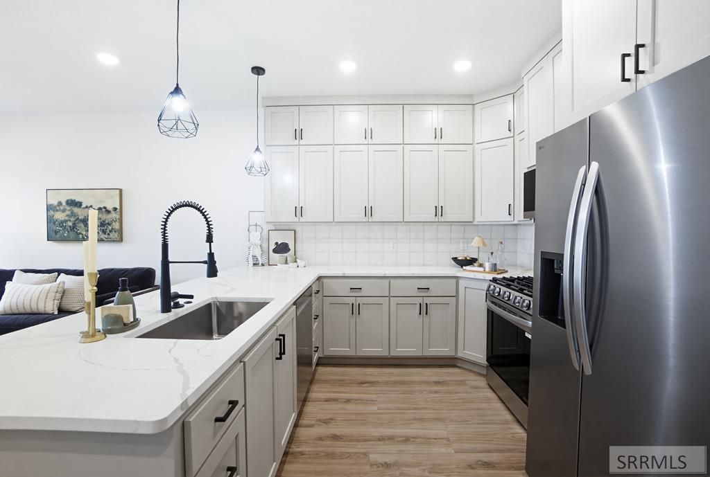 Image 10 of property listing at 4929 N Beach Dr, Idaho Falls, ID 83401