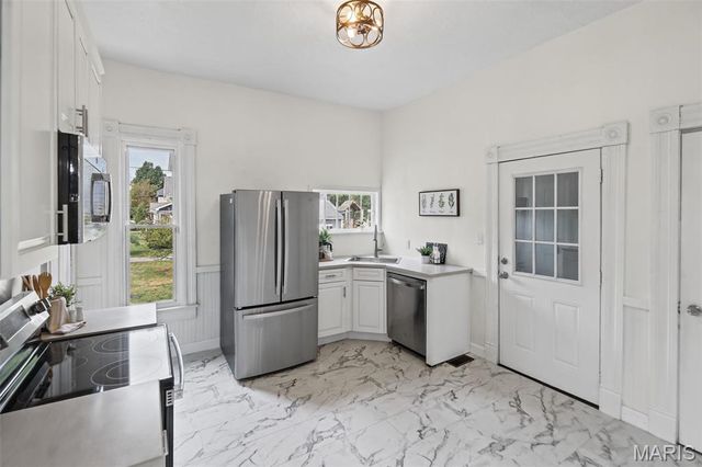 3010 College Avenue, Alton, IL 62002