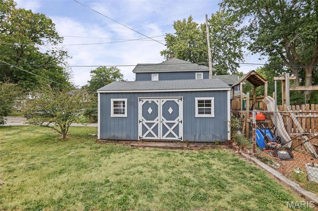 3010 College Avenue, Alton, IL 62002