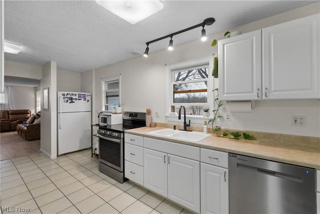 5789 E Law Road, Valley City, OH 44280