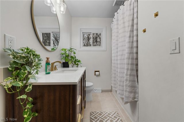 5789 E Law Road, Valley City, OH 44280