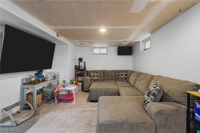 5789 E Law Road, Valley City, OH 44280